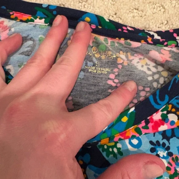 EUC amazing Lilly Pulitzer FINN jersey long sleeve shirt, size small navy neon - Picture 4 of 4